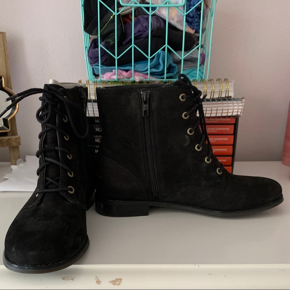 Too small - Picture 3 of 5